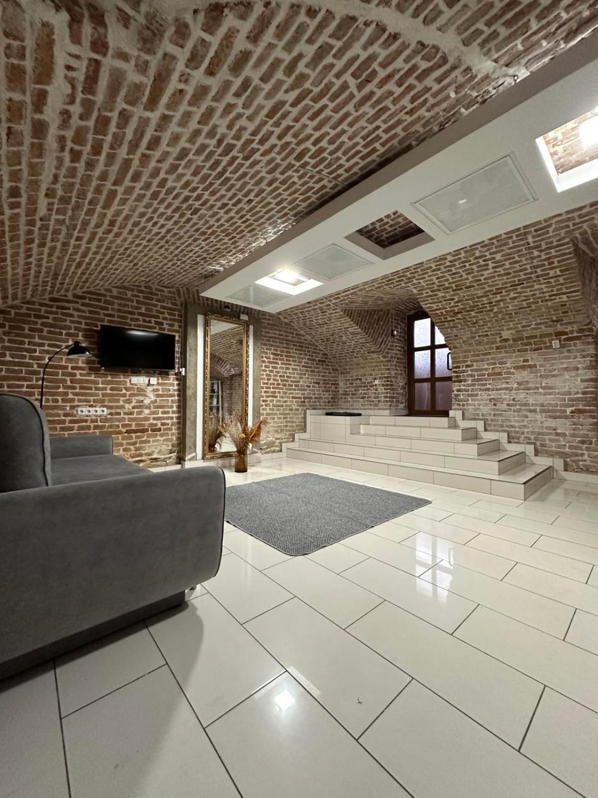 2Х Кім-Й Loft На Площі Філармонії By Willox Daire Çernivtsi Dış mekan fotoğraf
